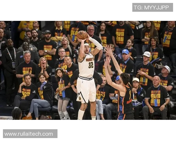 东契奇表现出色助力湖人轻取掘金实现三连胜戈登同样精彩表现不容忽视 东契奇表现出色助力湖人轻取掘金实现三连胜戈登同样精彩表现不容忽视